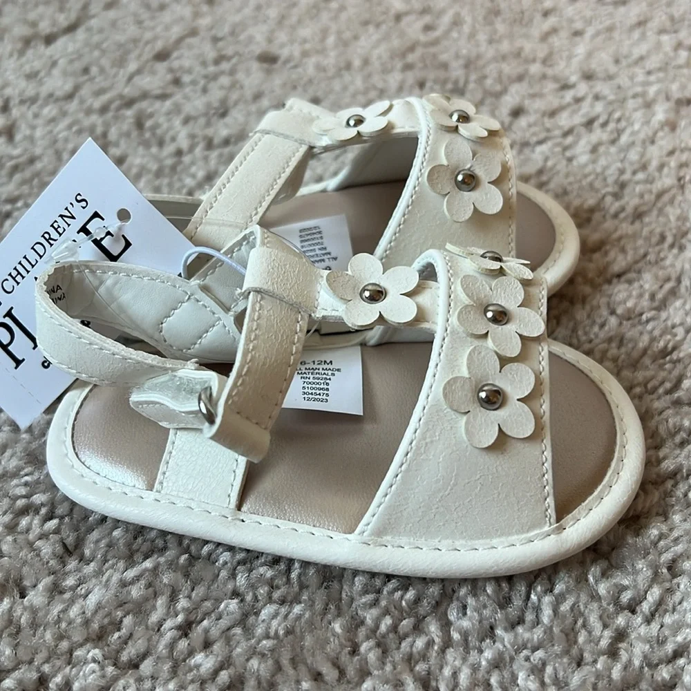 NWT The Children’s Place baby girl white sandals, size 6-12months